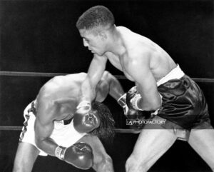 Rencontre entre l'Américain Ray "Sugar" Robinson et l'Anglais Randolph Turpin, Londres 1951.