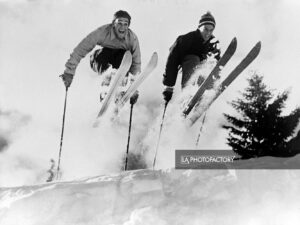 T. Jacobs et J. Caldwell s'entraînent pour les J.O., Sun Valley, Etats Unis, 1952.