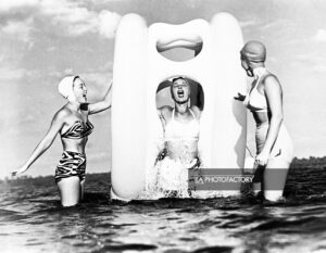 Les nouveaux jeux sur les plages de Floride, le "Bil-Buoy", 1955.