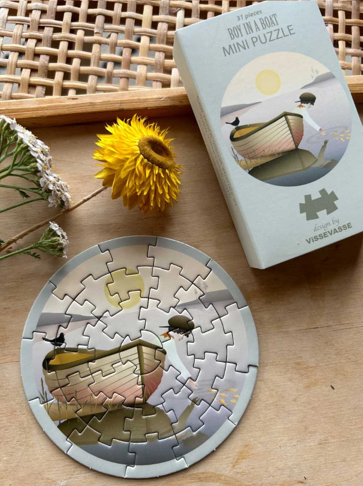 BOY IN A BOAT - MINI PUZZLE